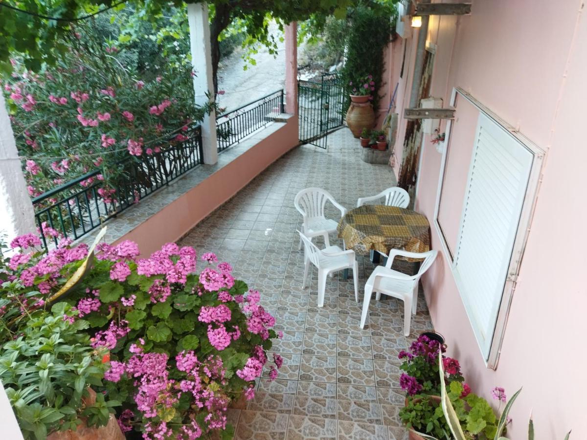 Garden Of Olive Trees Villa Asfendiles Exterior foto