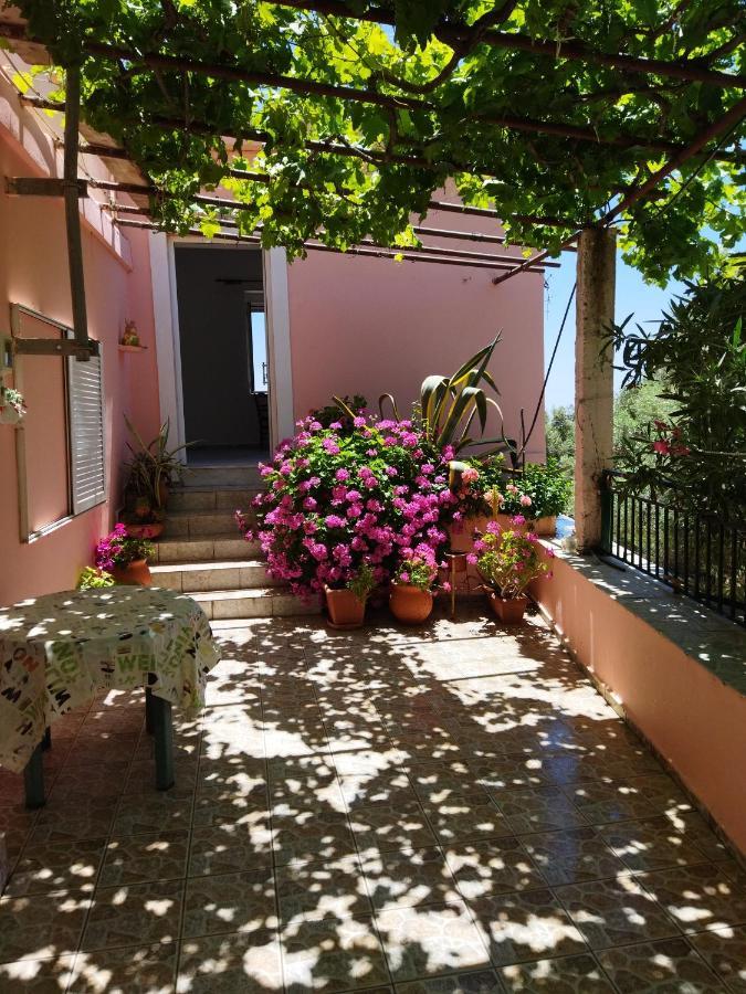 Garden Of Olive Trees Villa Asfendiles Exterior foto